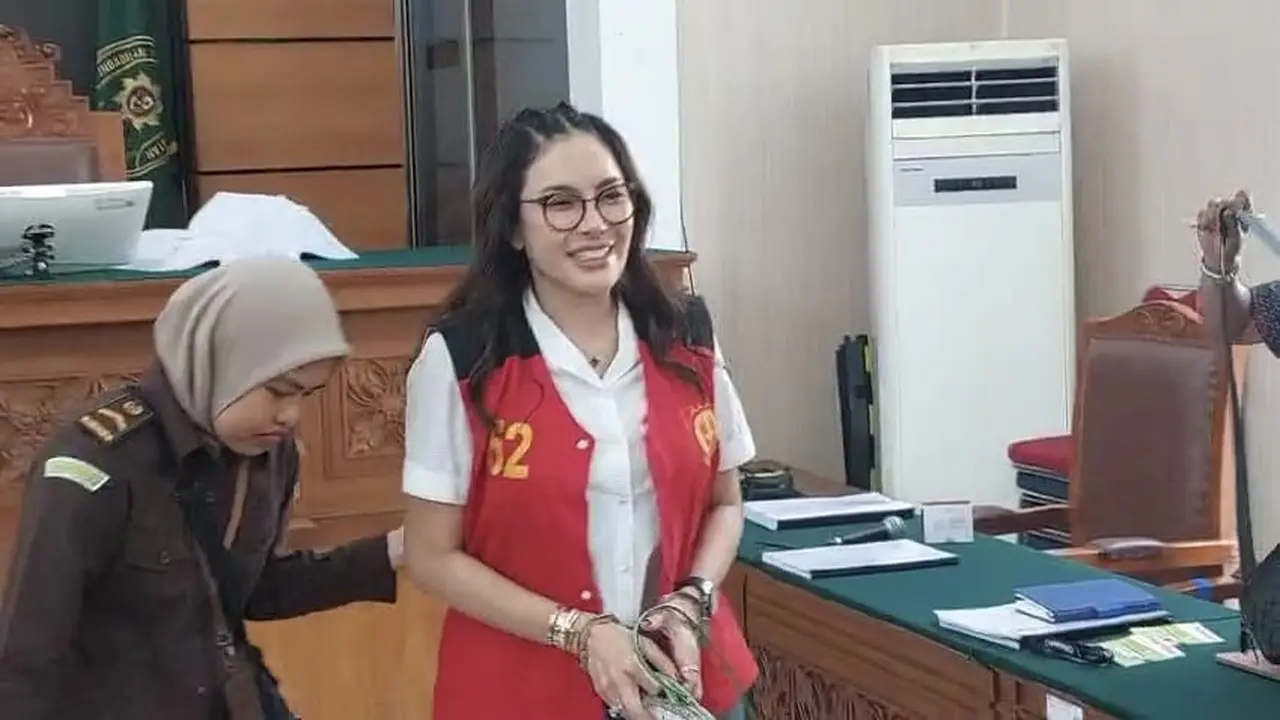 Sidang Nikita Mirzani Memanas, Minta Rekaman Reza Gladys Diputar: ‘Saya Sudah Ditahan Lima Bulan!’