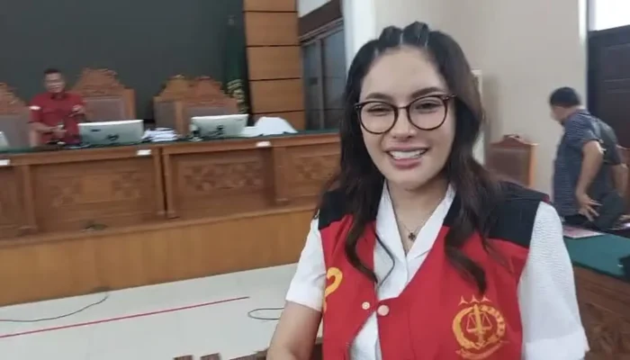 Sidang Nikita Mirzani, Produk Reza Gladys Terungkap Tak Miliki Izin Edar BPOM