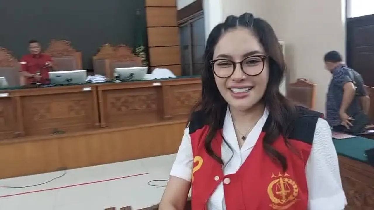Sidang Nikita Mirzani, Produk Reza Gladys Terungkap Tak Miliki Izin Edar BPOM