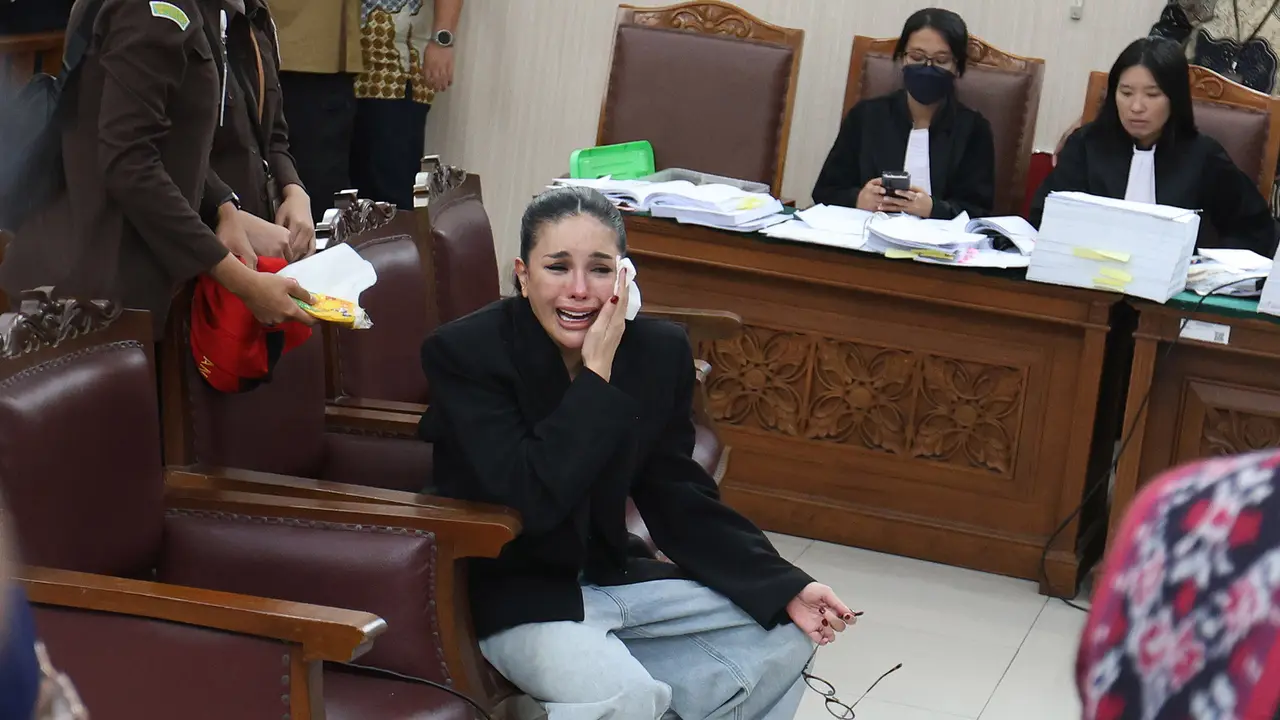 Usai Sidang, Nikita Mirzani Sebut Kasusnya ‘Terkonyol se-Indonesia’