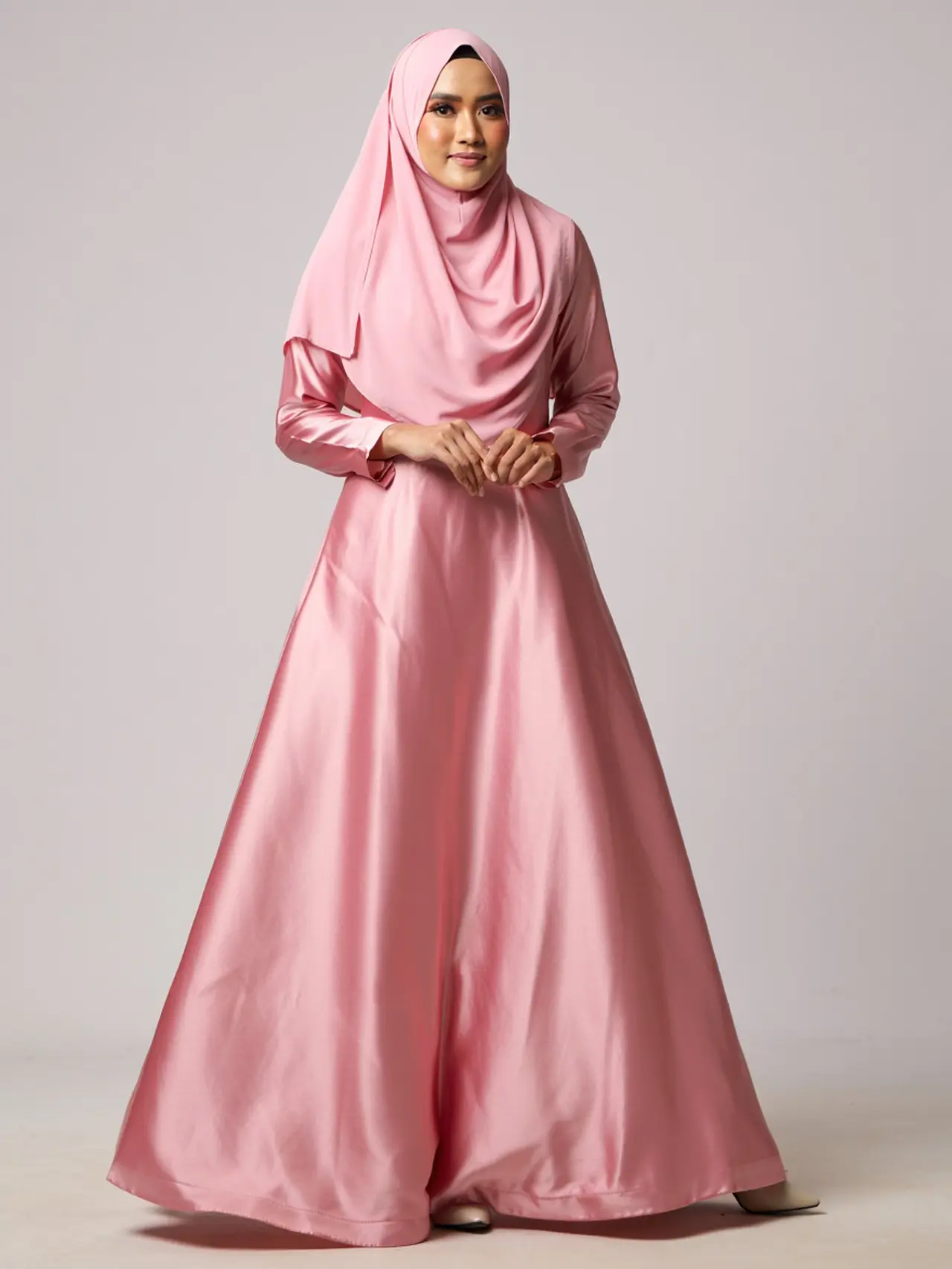 Gamis Satin Polos dengan Potongan A-line (AI)