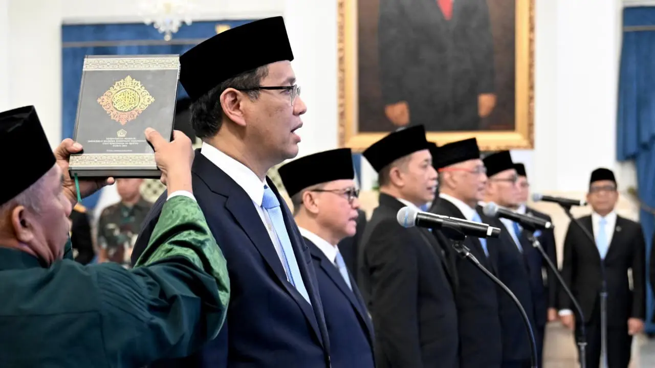 Presiden Prabowo Subianto melantik menteri dan wakil menteri baru saat reshuffle Kabinet Merah Putih pada Senin 8 September 2025. (Biro Pers Kepresidenan)