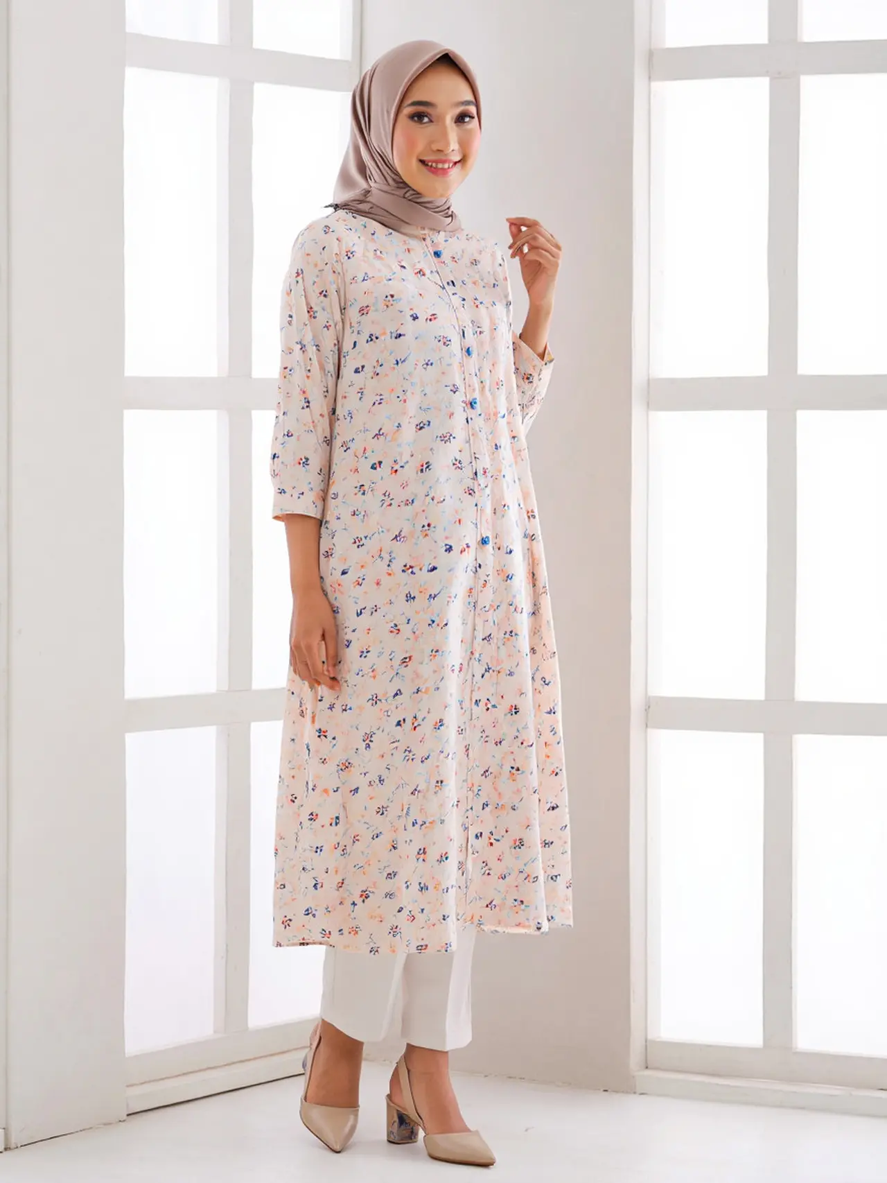 Midi Dress Muslim Kombinasi Linen Nyaman untuk Sehari-hari (AI)