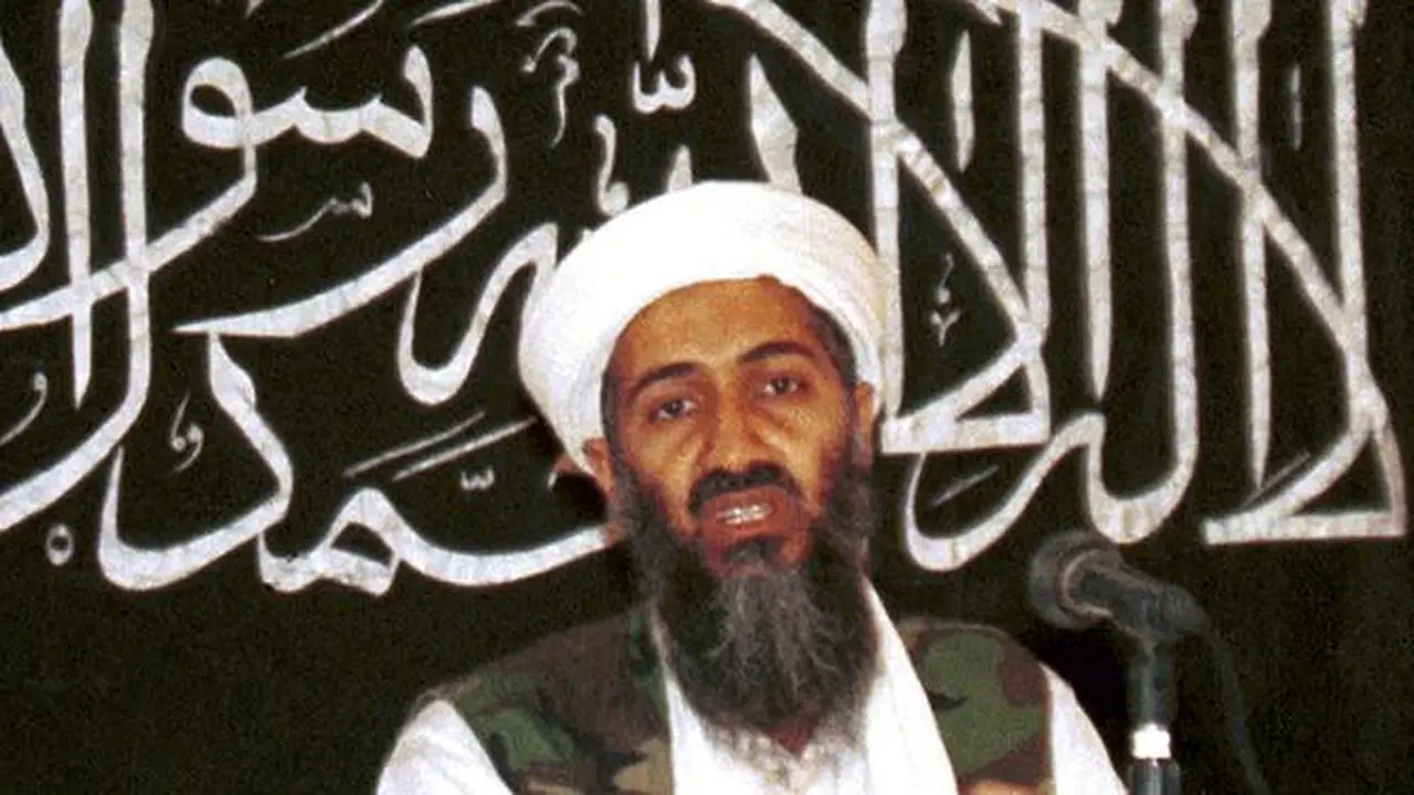 Potret Osama bin Laden pada 1998