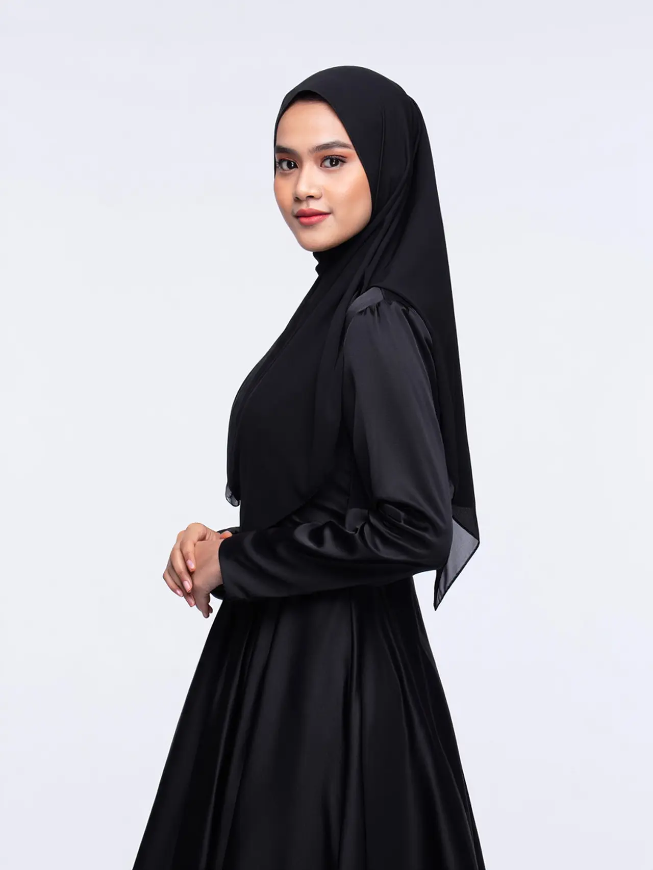 Gamis Satin Polos dengan Potongan A-line (AI)