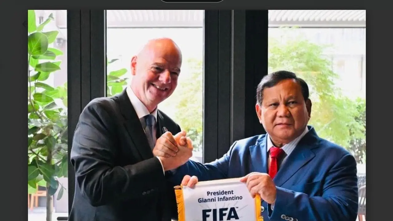 Presiden Prabowo Subianto menerima kunjungan Presiden Federasi Sepak Bola Internasional (FIFA) Gianni Infantino di New York, Amerika Serikat, Rabu 24 September 2025. (Biro Pers)
