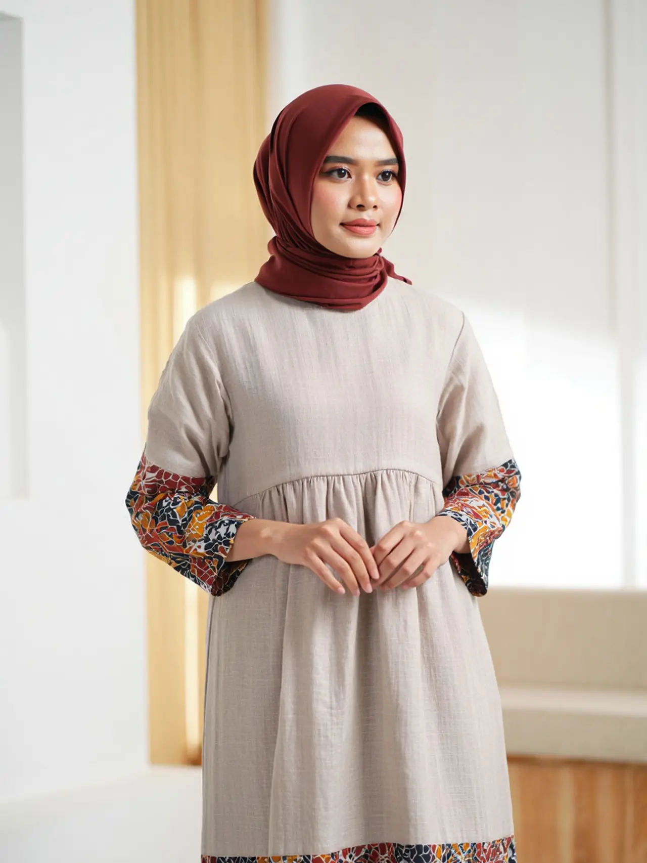 Midi Dress Muslim Kombinasi Linen Nyaman untuk Sehari-hari (AI)