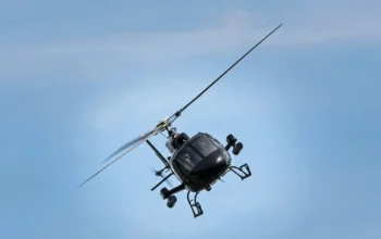 10 September 1988: Presenter BBC Mike Smith dan Sarah Greene Alami Kecelakaan Helikopter di Gloucestershire