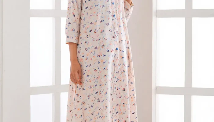 8 Inspirasi Midi Dress Muslim Linen, Nyaman Dipakai Sehari-hari