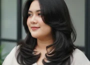 9 Inspirasi Model Rambut untuk Wanita Usia 30 Tahun dengan Wajah Berisi agar Terlihat Lebih Tirus