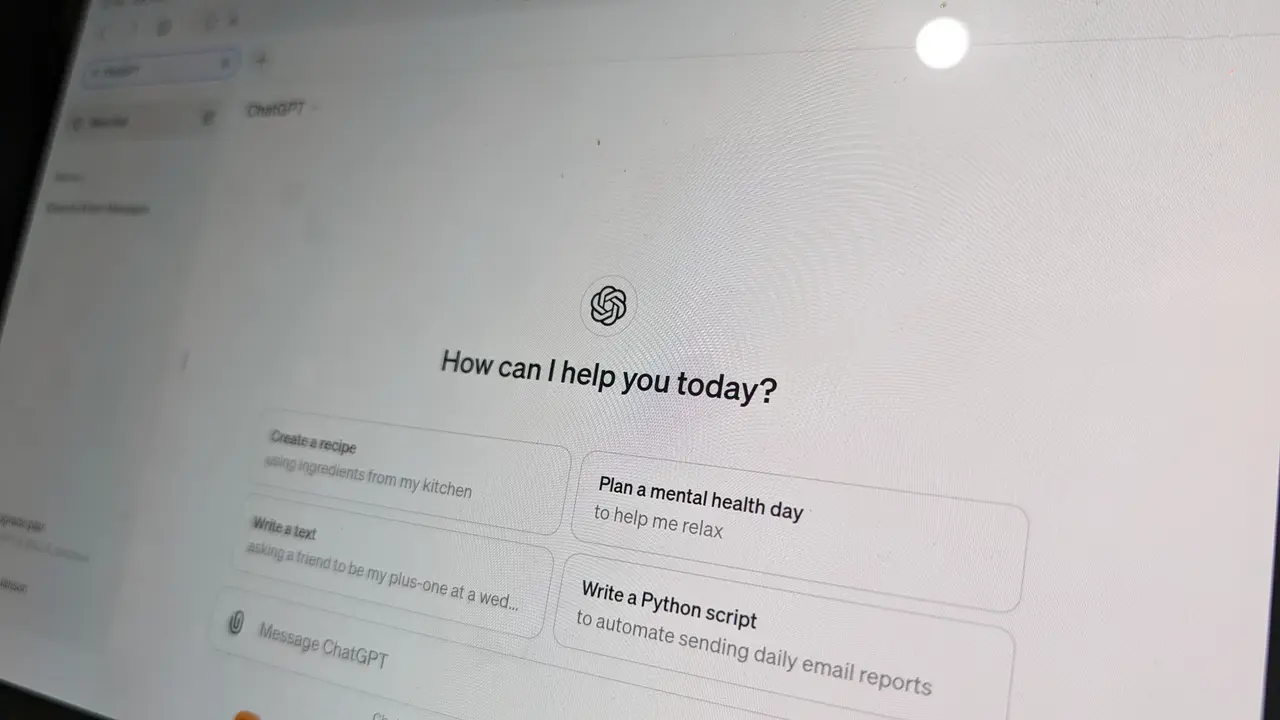 OpenAI Luncurkan GPT-4o AI Lebih Cepat dan Gratis untuk Semua.