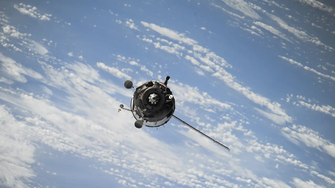 4 Oktober 1957: Sputnik 1, Satelit Perdana Soviet yang Mengubah Peta Sejarah Antariksa