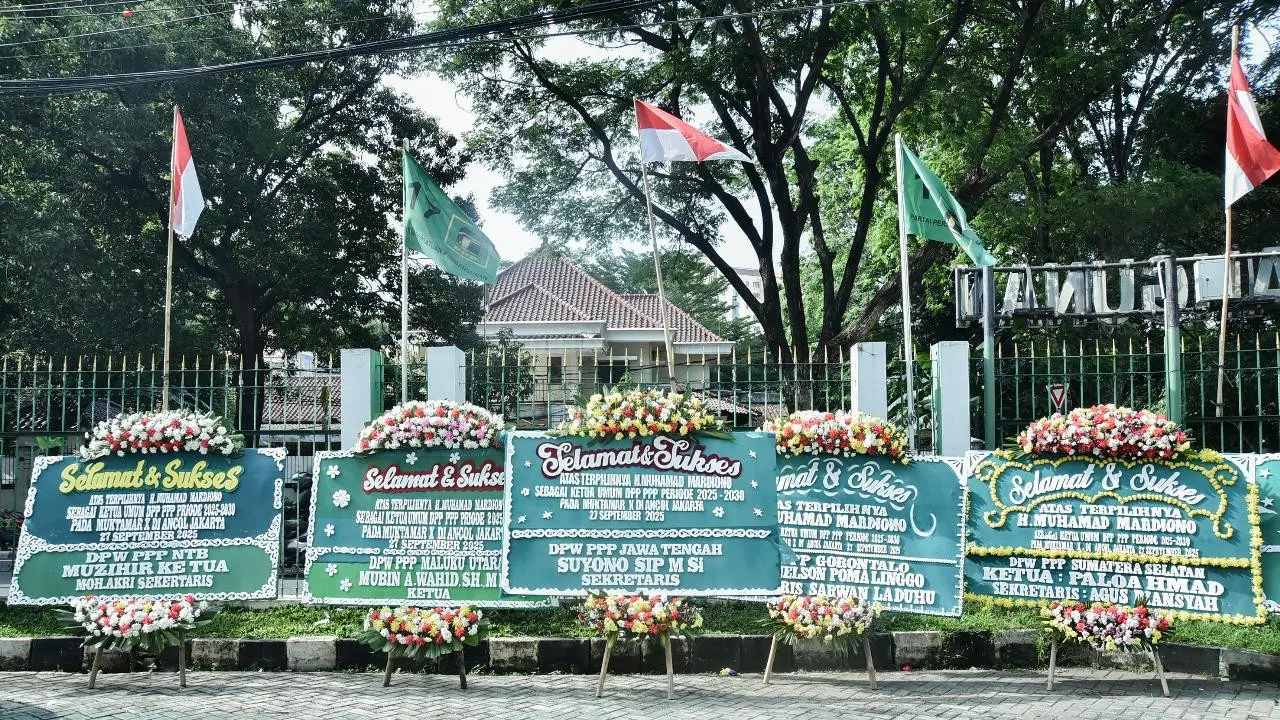 Karangan Bunga Penuhi Kantor DPP PPP Usai Mardiono Resmi Jadi Ketum