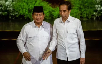 Mensesneg Beberkan Isi Pertemuan Empat Mata Jokowi dan Prabowo di Kertanegara