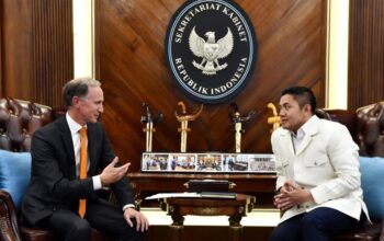 Seskab Teddy Terima Dubes Belanda, Bahas Agenda Kedatangan Ratu Máxima ke Indonesia